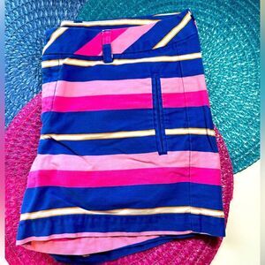 Women’s stylus shorts.